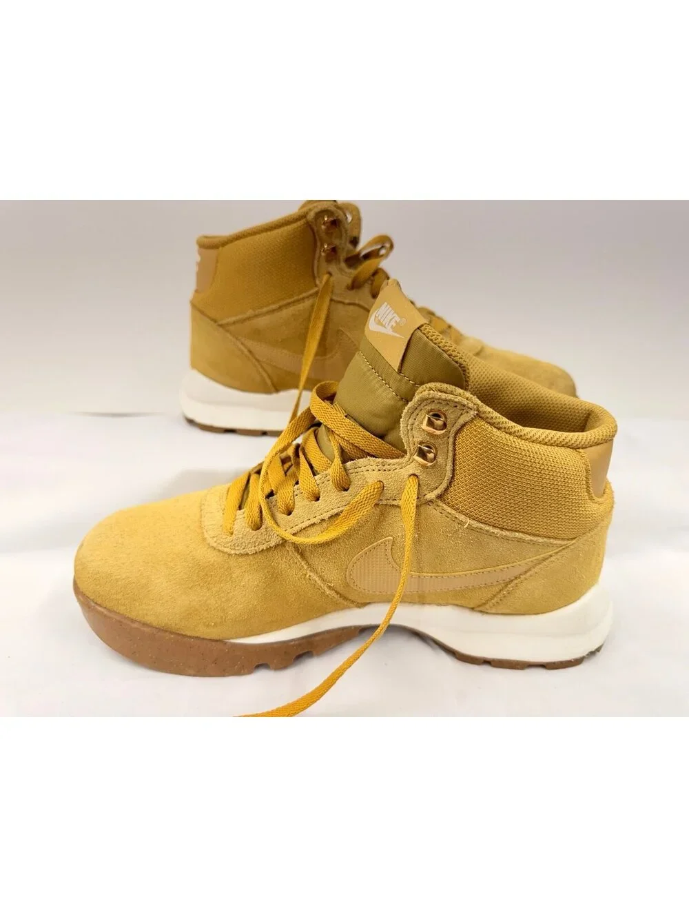 Nike Hoodland Suede Haystack Boots Gum Light Brown 654888-727 | Men's Size 8